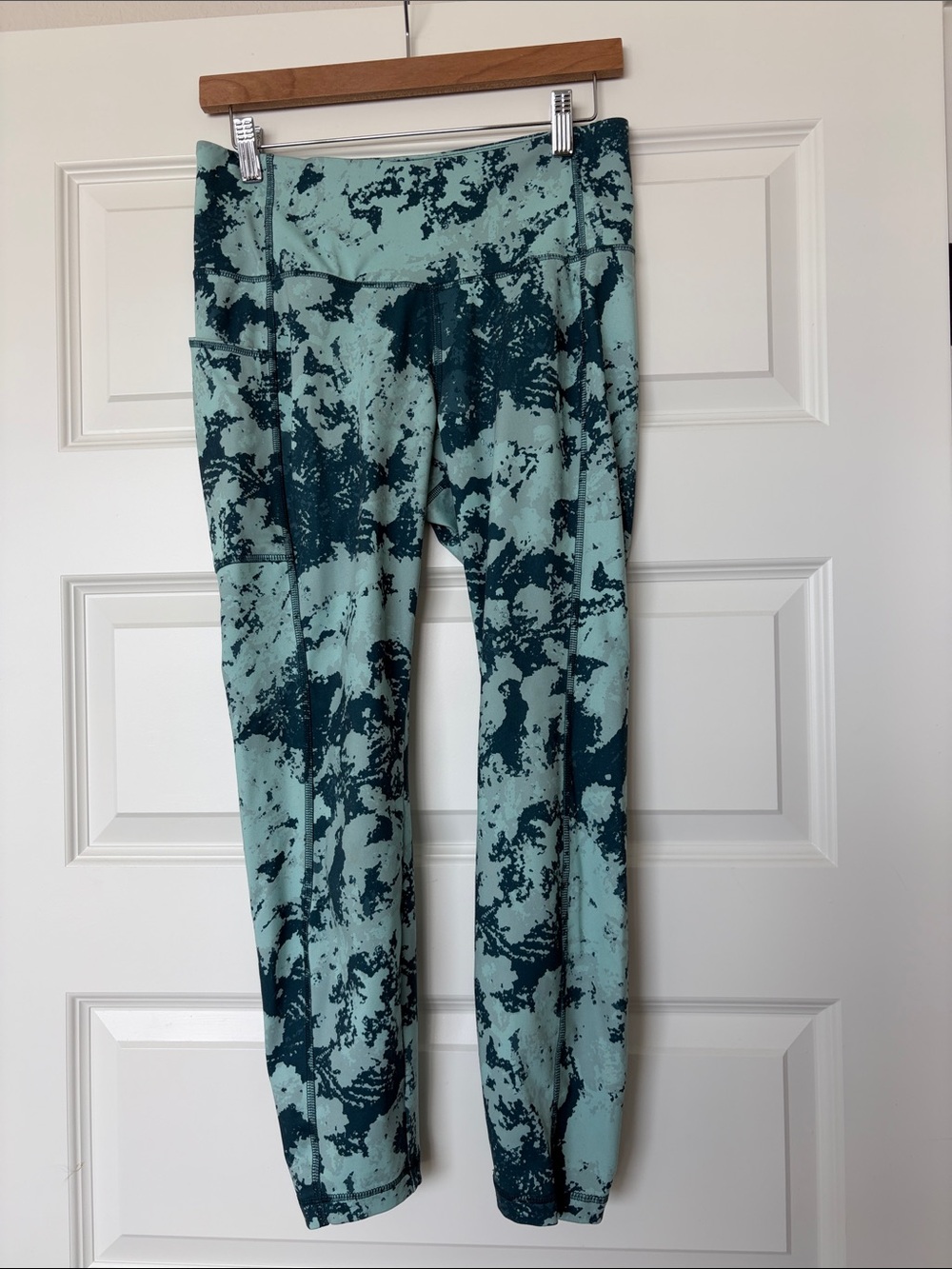 Columbia Teal and Dark Teal Abstract Print Leggings